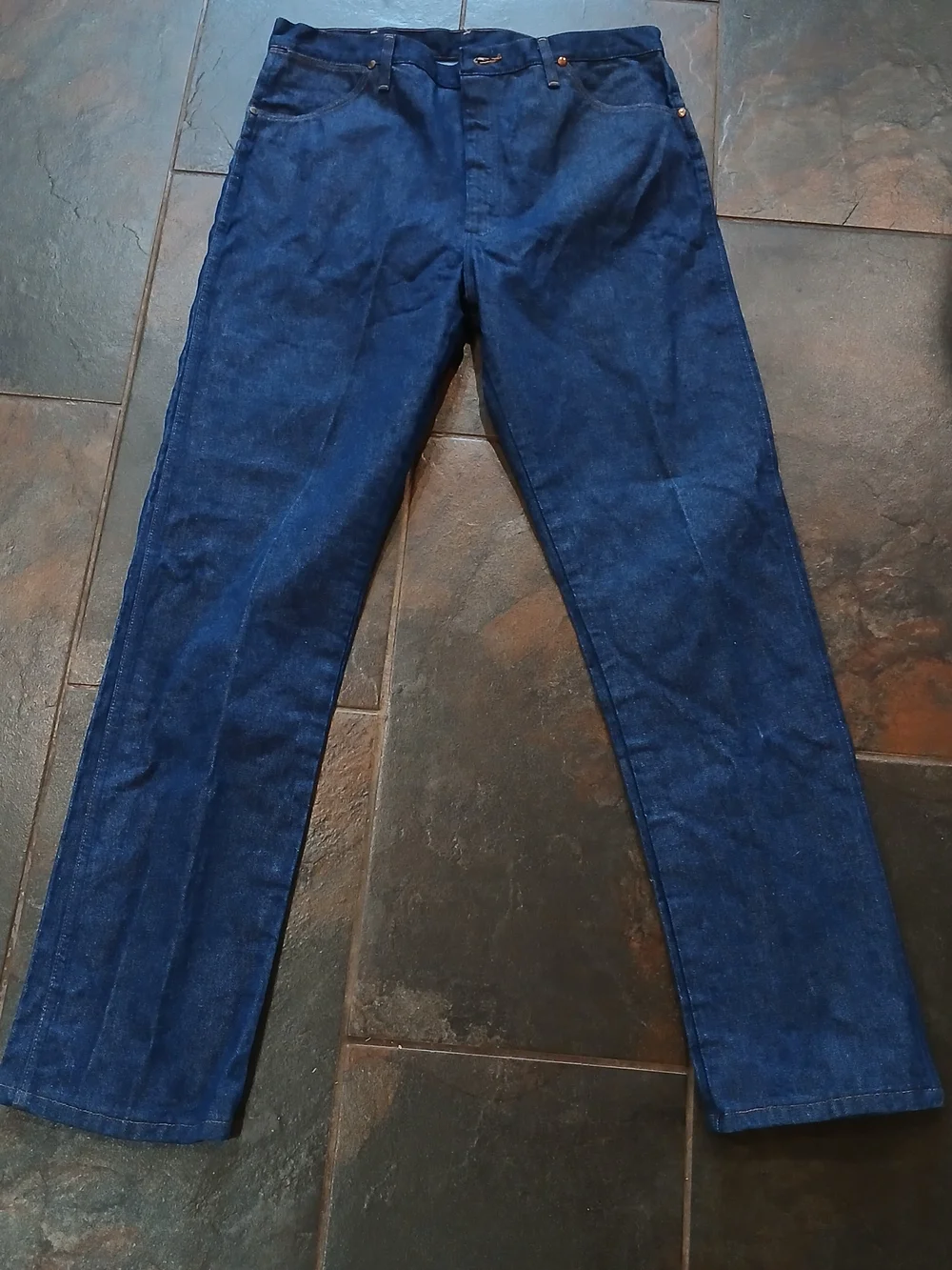 13MWZ Wrangler Straight-Leg Deep Blue Jeans 38x34